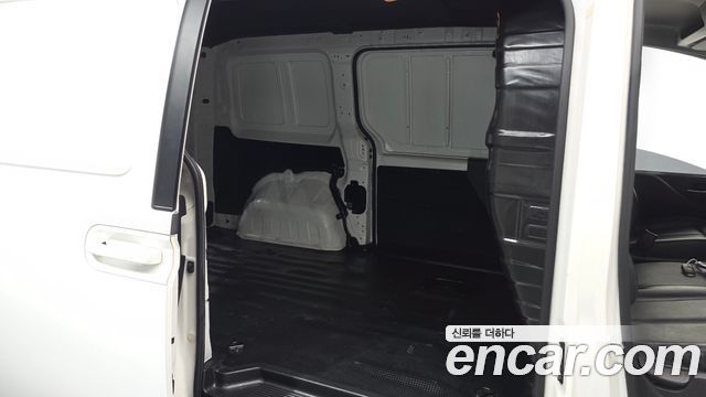 Hyundai Staria 2022 — photo 17