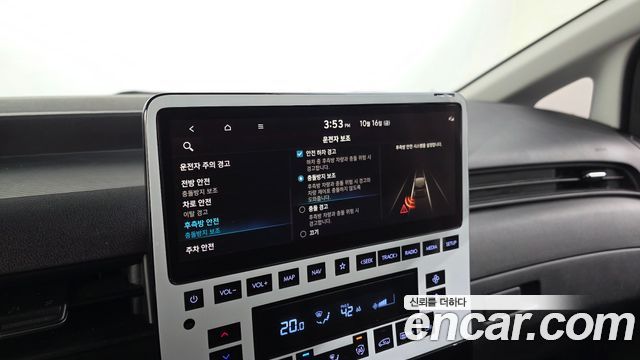 Hyundai Staria 2022 — photo 21