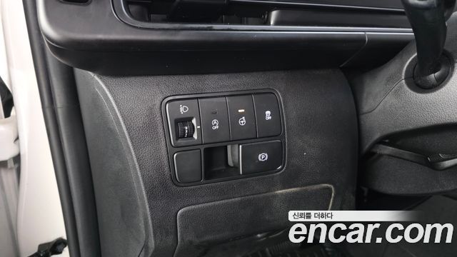 Hyundai Staria 2022 — photo 24