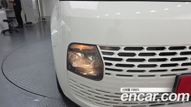 Hyundai Staria 2022 — photo 8