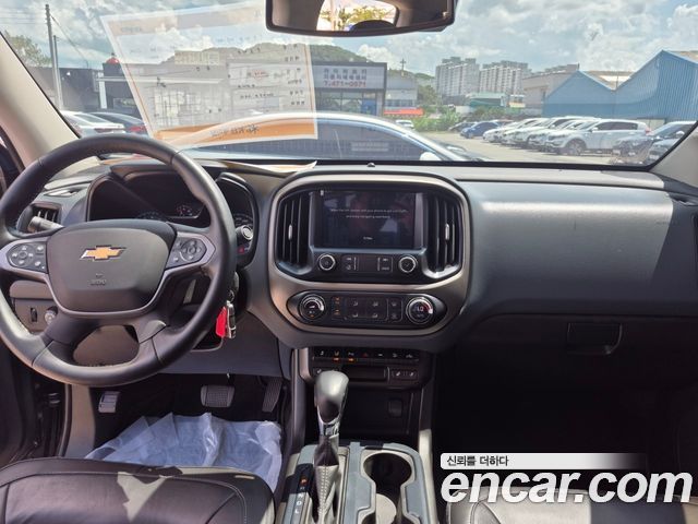 Chevrolet Korea Colorado 2023 — photo 12