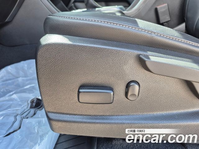 Chevrolet Korea Colorado 2023 — photo 14