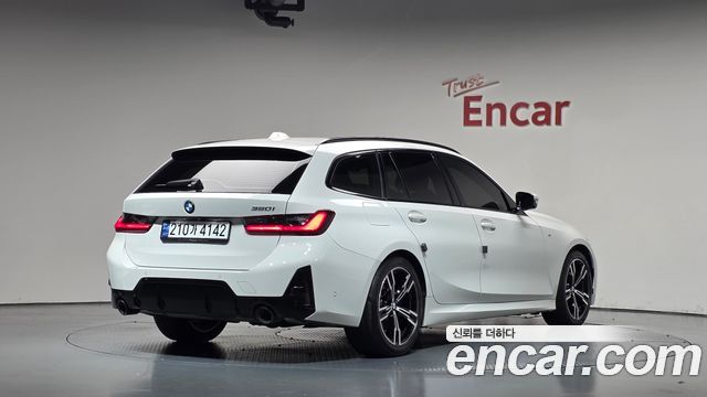 BMW 3-Series 2024 — photo 2