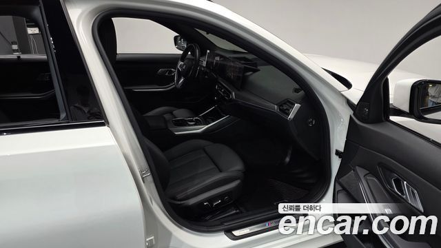 BMW 3-Series 2024 — photo 17