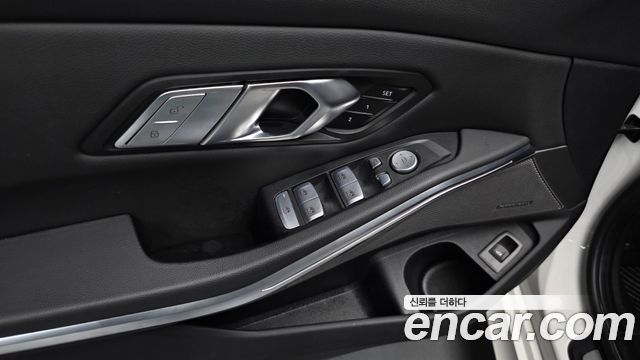 BMW 3-Series 2024 — photo 24