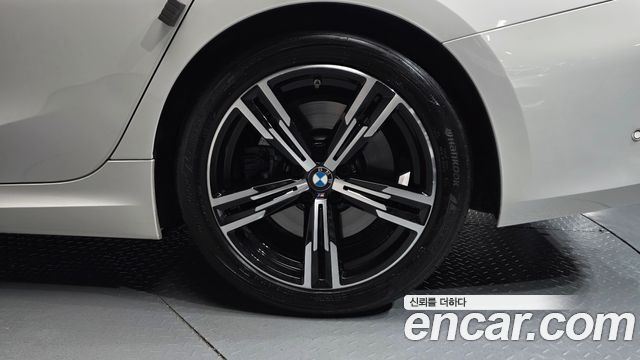 BMW 3-Series 2024 — photo 7