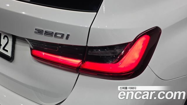 BMW 3-Series 2024 — photo 9