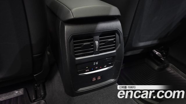 BMW 3-Series 2024 — photo 34