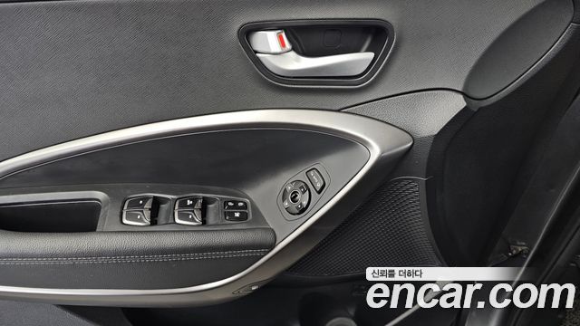 Hyundai Santafe 2016 — photo 31