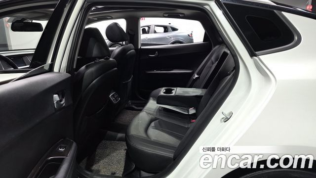 Kia K5 2019 — photo 12