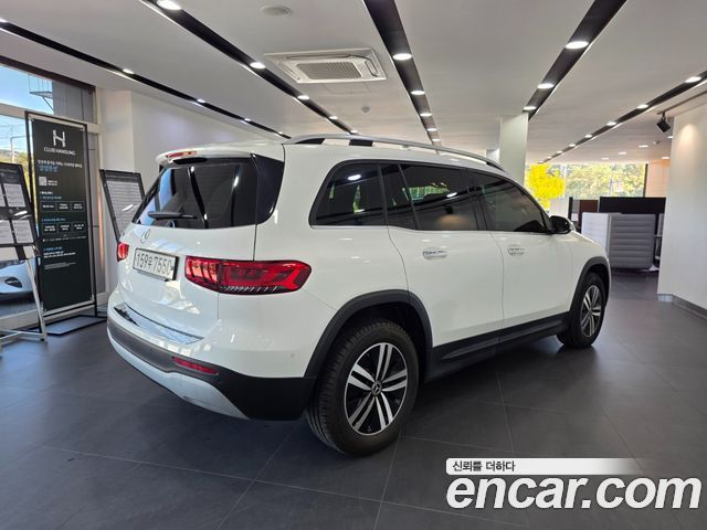 Mercedes-Benz GLB-Class 2021 — photo 2