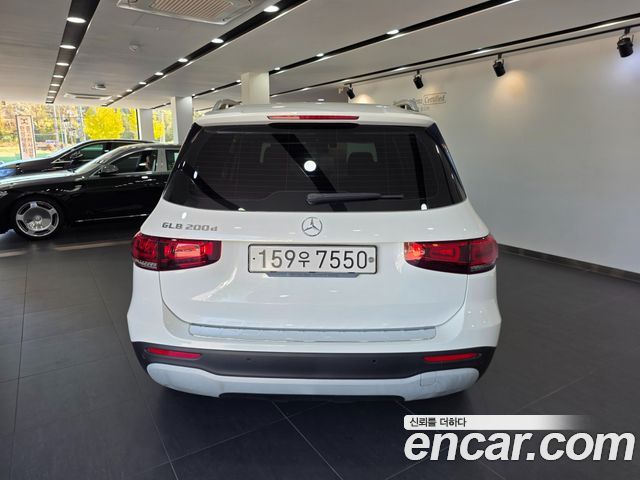 Mercedes-Benz GLB-Class 2021 — photo 4