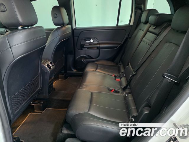 Mercedes-Benz GLB-Class 2021 — photo 10