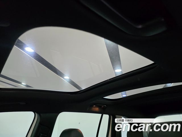 Mercedes-Benz GLB-Class 2021 — photo 11