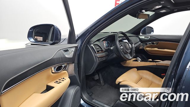 Volvo XC90 2021 — photo 13