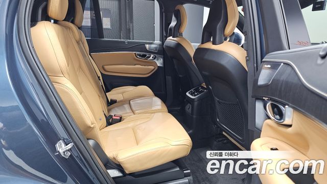 Volvo XC90 2021 — photo 17