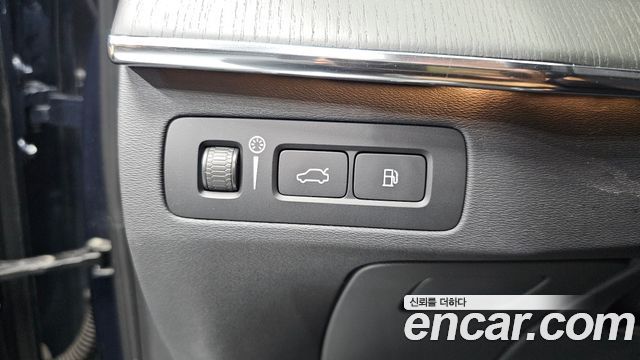 Volvo XC90 2021 — photo 21