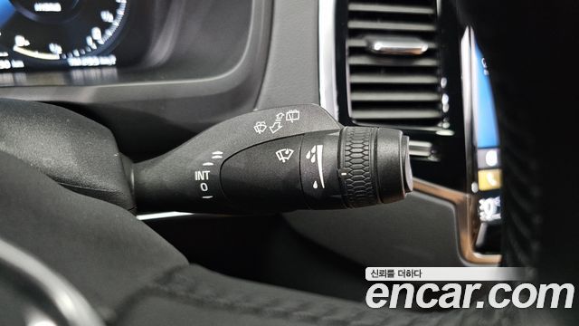 Volvo XC90 2021 — photo 25