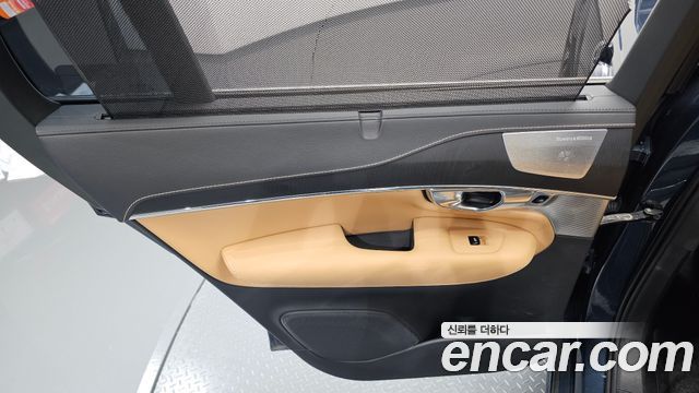 Volvo XC90 2021 — photo 15