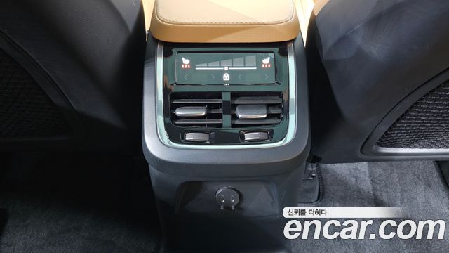 Volvo XC90 2021 — photo 37