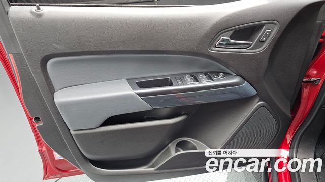 Chevrolet Korea Colorado 2021 — photo 14