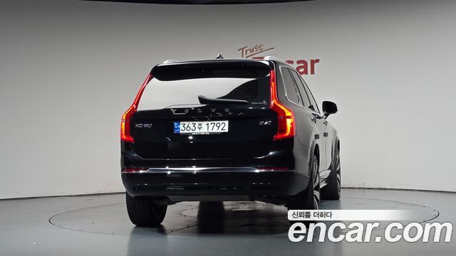 Volvo XC90 2023 — photo 4
