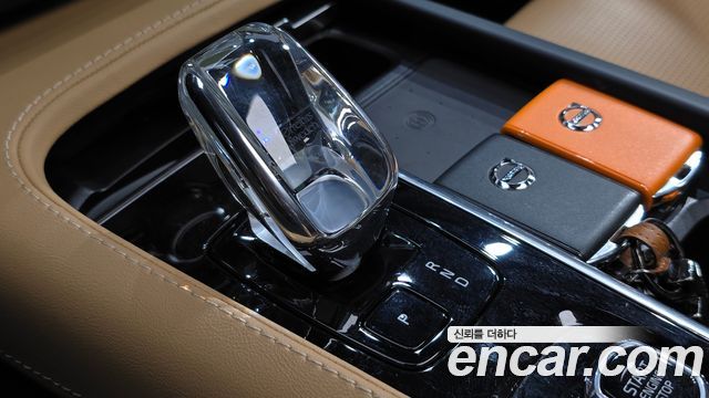 Volvo XC90 2023 — photo 12