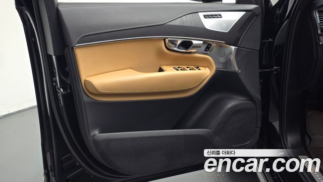 Volvo XC90 2023 — photo 14