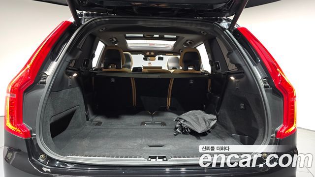 Volvo XC90 2023 — photo 28