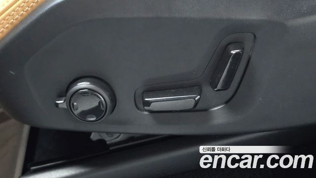 Volvo XC90 2023 — photo 31