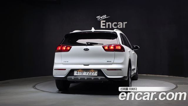 Kia Niro 2018 — photo 4