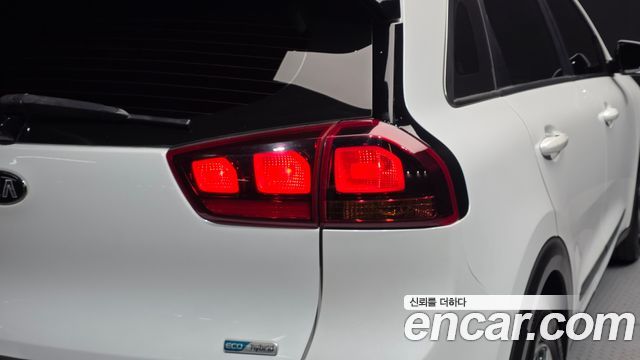 Kia Niro 2018 — photo 9