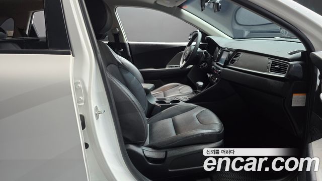 Kia Niro 2018 — photo 16