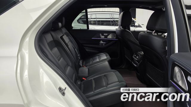 Mercedes-Benz GLE-Class 2022 — photo 18