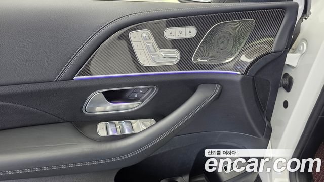 Mercedes-Benz GLE-Class 2022 — photo 28