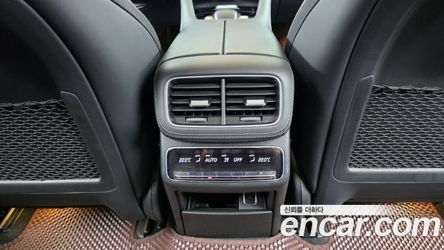 Mercedes-Benz GLE-Class 2022 — photo 31