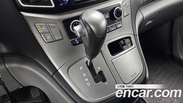 Hyundai Starex 2018 — photo 9