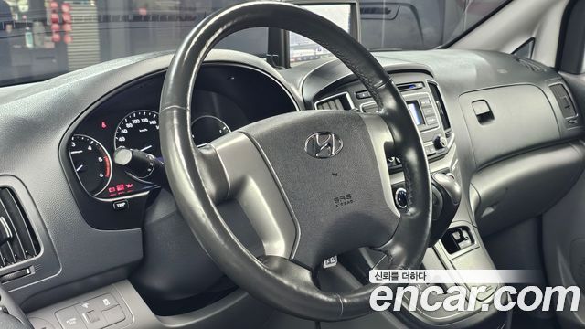 Hyundai Starex 2018 — photo 16