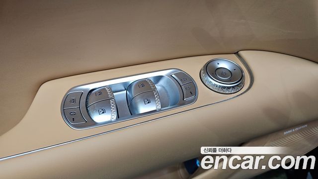 Genesis G90 2023 — photo 27