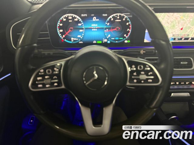 Mercedes-Benz GLS-Class 2022 — photo 9