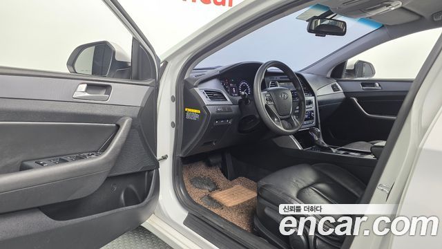 Hyundai Sonata 2016 — photo 13