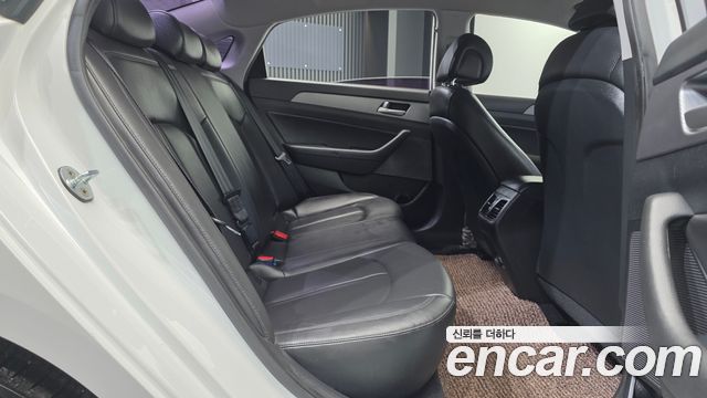 Hyundai Sonata 2016 — photo 17