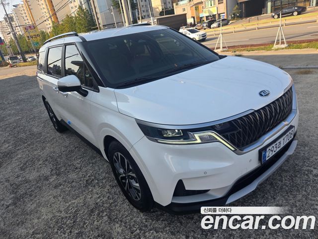 Kia Canival 2021 — photo 3