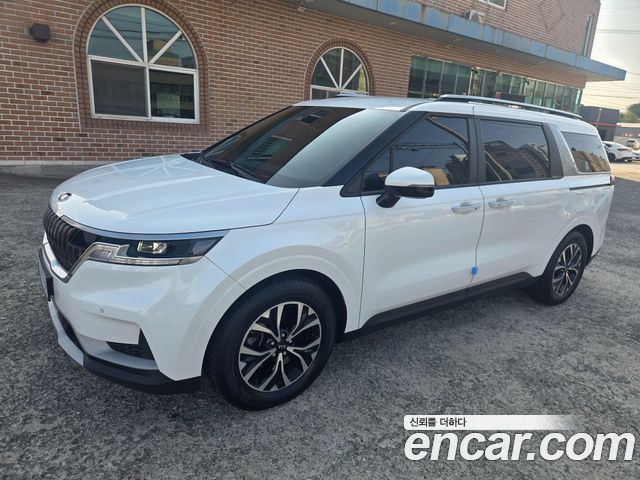 Kia Canival 2021 — photo 4