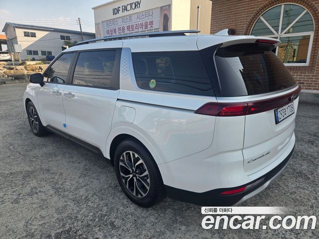 Kia Canival 2021 — photo 6