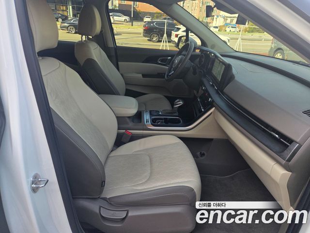 Kia Canival 2021 — photo 17
