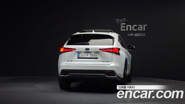 Lexus NX 2019 — photo 4