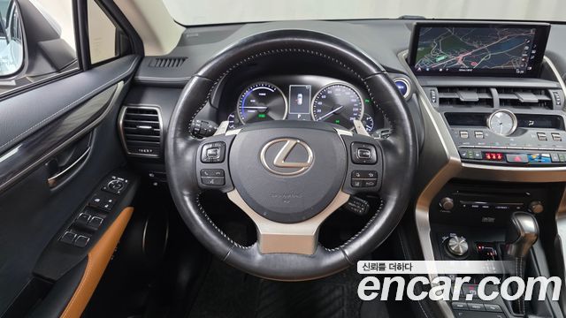 Lexus NX 2019 — photo 20