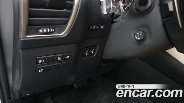 Lexus NX 2019 — photo 27