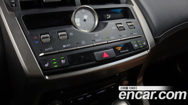 Lexus NX 2019 — photo 31